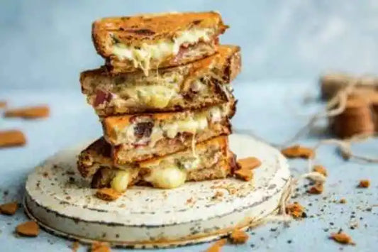 Croque monsieur original au bleu et fines tranches de fenalår
