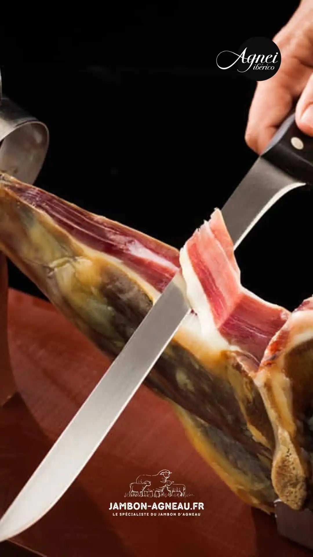 Tranchage à la main du jambon d'agneau Agnei Iberico